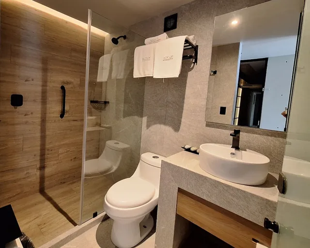 غرفة بزنس بسرير كينج، Hotel Block Suites 3/5