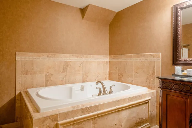 Windsor, Suite، The Red Coach Inn 1/2