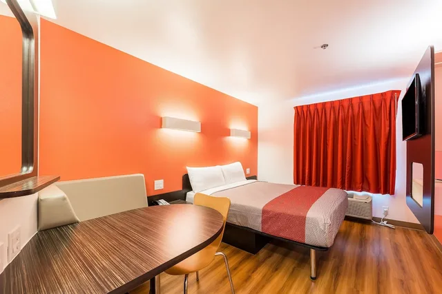 غرفة قياسية بسرير كوين، Motel6 Fort Worth, TX - North - Saginaw 5/10