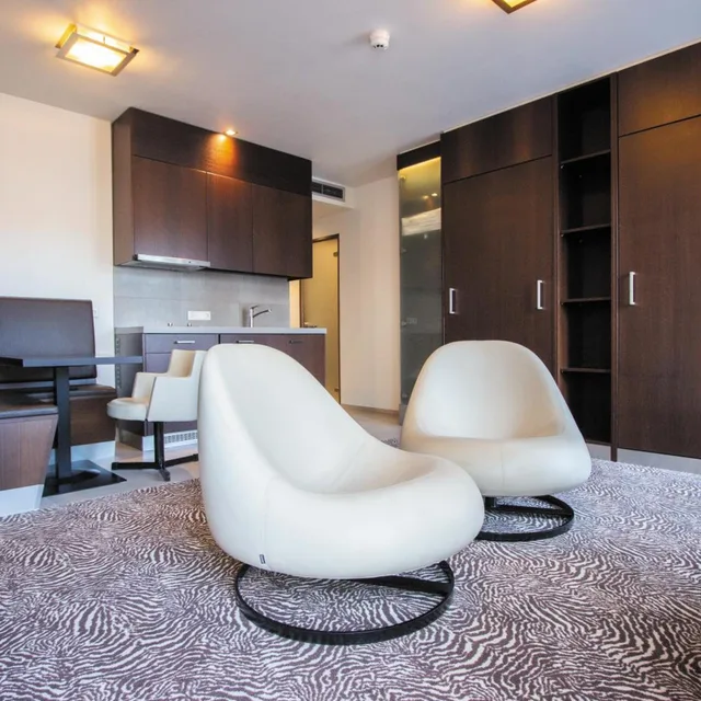 شقة بسرير كينج وسريرين منفصلين بغرفة نوم واحدة، Golden Tulip West Ende 4/10