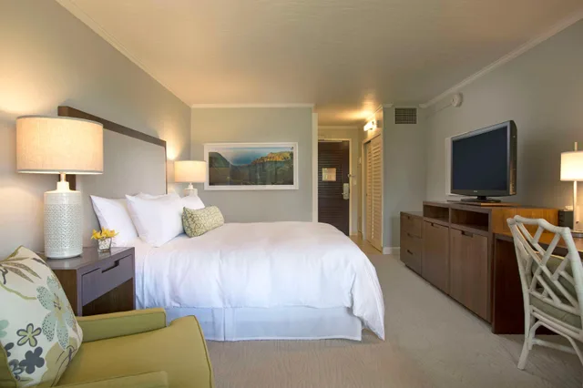 Room, King Bed, OUTRIGGER Kauai Beach Resort & Spa 4/5