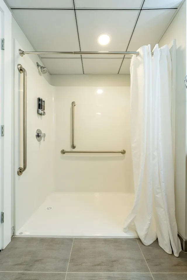 غرفة بسرير كوين لذوي الإعاقة، Quality Inn Sunshine Suites Terrace 4/8
