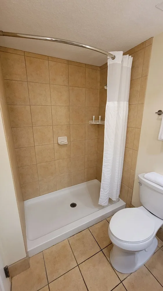 غرفة ديلوكس بإطلالة على القناة بشرفة مفردة بسرير كينج، Plantation Resort on Crystal River 5/5
