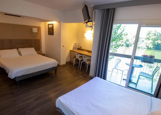غرفة عائلية، Logis Hotel Chartreuse 1/6