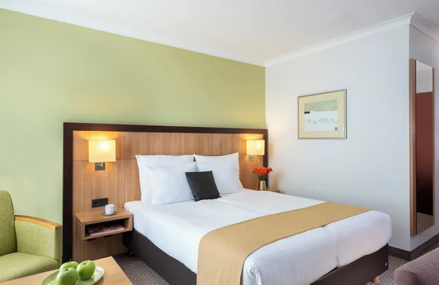 غرفة كومفورت بسرير كوين، Leonardo Hotel Dusseldorf Airport Ratingen 7/10