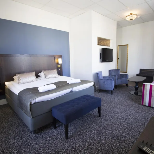 جناح جونيور، Grand Hotel Alingsas 4/8