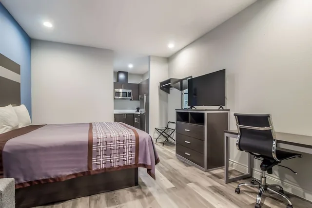 غرفة قياسية بسرير كينج، Studio6 Deer Park, TX 2/10