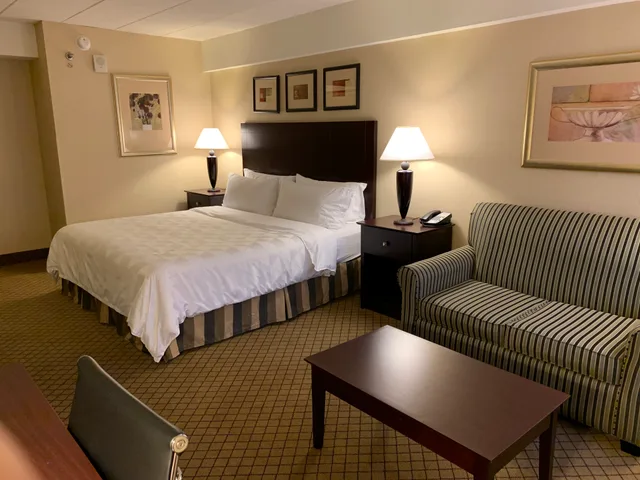 غرفة بسرير كينج، Holiday Inn Johnstown-Downtown 3/5