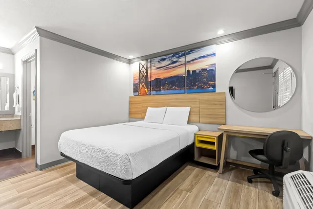 غرفة بسرير كوين، Days Inn By Wyndham San Francisco S/Oyster Point Airport 7/10