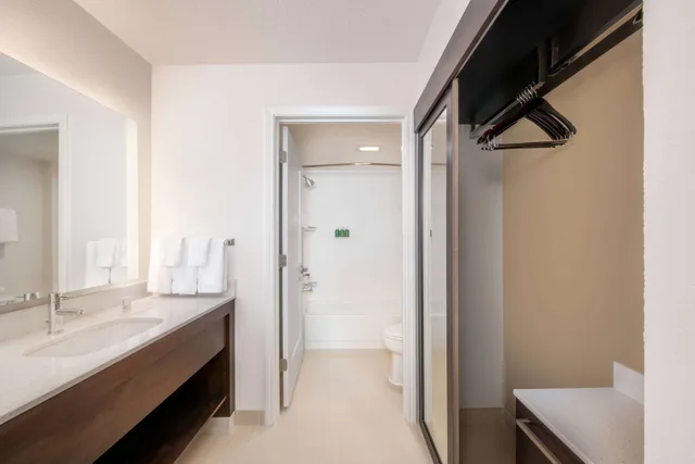 جناح بسرير كينج بغرفة نوم واحدة، Sonesta Es Suites Atlanta Kennesaw Town Center 2/2