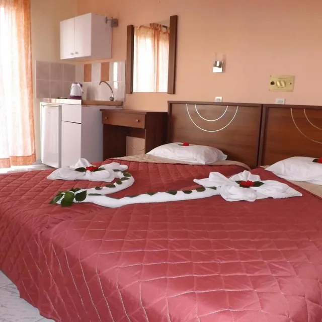استوديو بسرير فردي، Leonidas Hotel & Studios 4/10