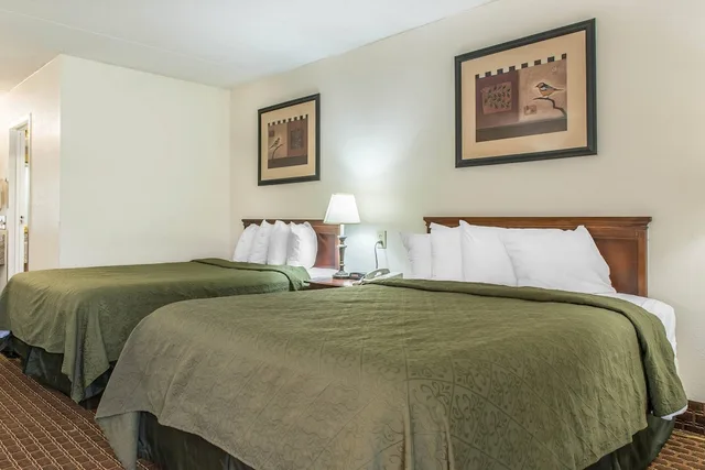 غرفة قياسية بسريرين كوين، Rodeway Inn Brookville, PA 9/9