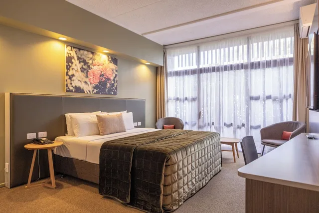 غرفة سوبيريور بسرير كينج في الطابق الأرضي، Rose Park Hotel Auckland 9/10