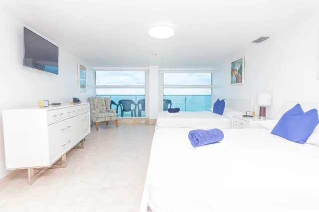 لوفت رئاسي، Girasole Apartments 2/10
