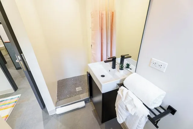 غرفة قياسية بسرير كوين، Somos Hotel San Juan 9/10