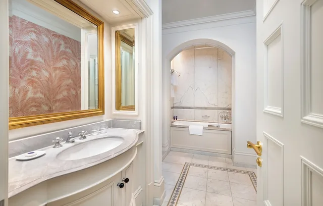 Boutique, Queen Bed، Schlosshotel Berlin 3/3