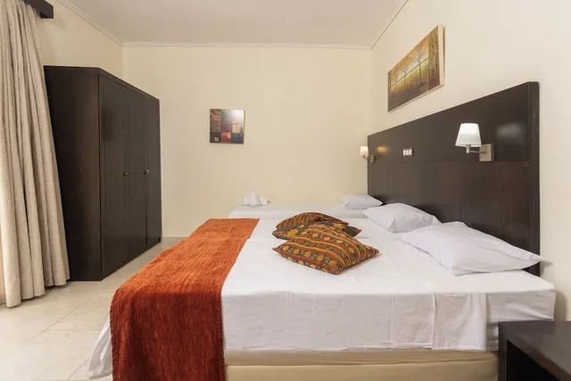 غرفة ثلاثية بثلاثة أسرّة، Hanioti Grandotel 3/5