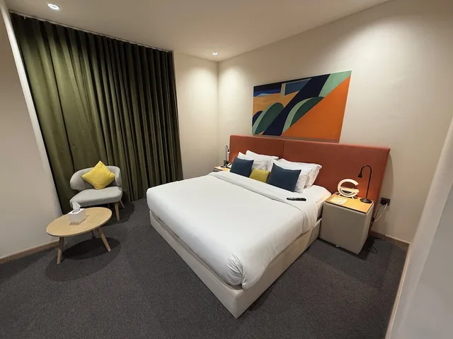 غرفة قياسية بسرير كينج، أجنحة نوفوتيل الرياض ديار(Sunday Hotel Al Olaya formerly Novotel Suites Riyadh Centre) 1/3