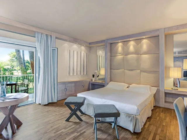 غرفة ديلوكس ثلاثية، Mercure Tirrenia Green Park 5/7