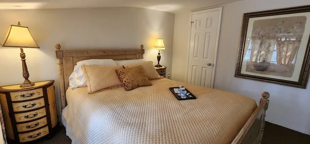 Moonglow, Suite, Queen Bed، Lily Creek Lodge 2/8