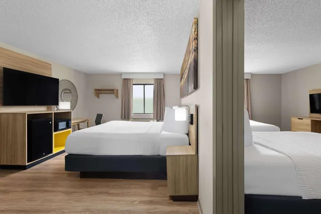 جناح بسرير كينج بغرفتي نوم، Days Inn By Wyndham Carthage 3/3