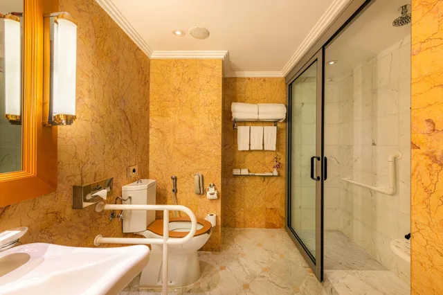 غرفة تنفيذية بسرير كينج، JW MARRIOTT HOTEL KUWAIT CITY 8/9
