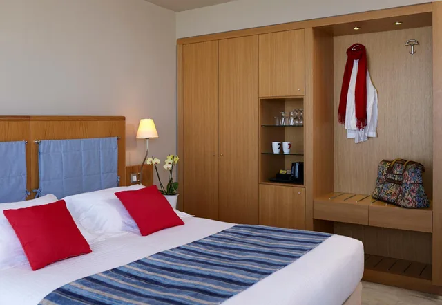 غرفة مزدوجة بإطلالة على البحر، Kyma Suites Beach Hotel 2/10