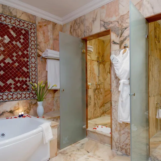 جناح ملكي، Royal Mirage Deluxe 5/6