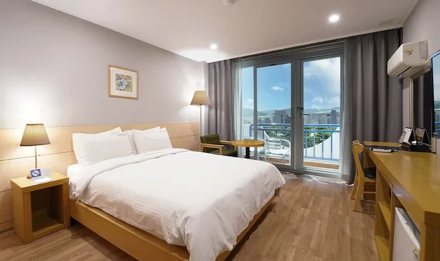 Deluxe, Double Bed, Bathtub, Benikea Swiss Rosen Hotel 1/5