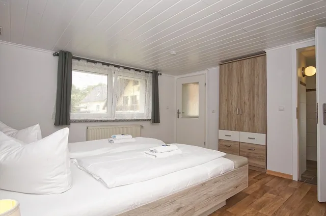 House, Double Bed, Sofa, Kitchen, Pool Access، Ferienhus Baabe 1/10