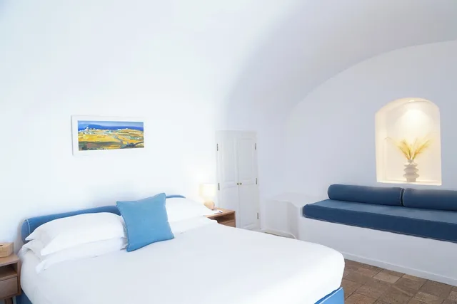 Suite, 1 King and 1 Single Beds, Caldera View، Pantelia Suites Santorini 3/10