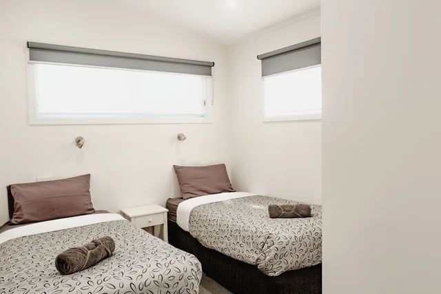 فيلا ديلوكس بسرير كوين بغرفتي نوم، Port Fairy Holiday Park 2/3