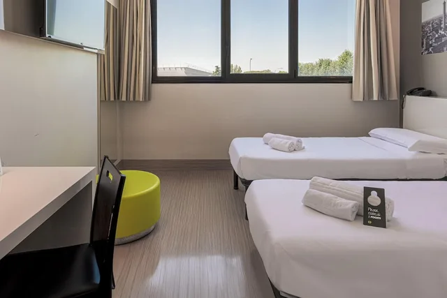 غرفة سوبيريور بسريرين منفصلين، B&B Hotel Bologna 3/6