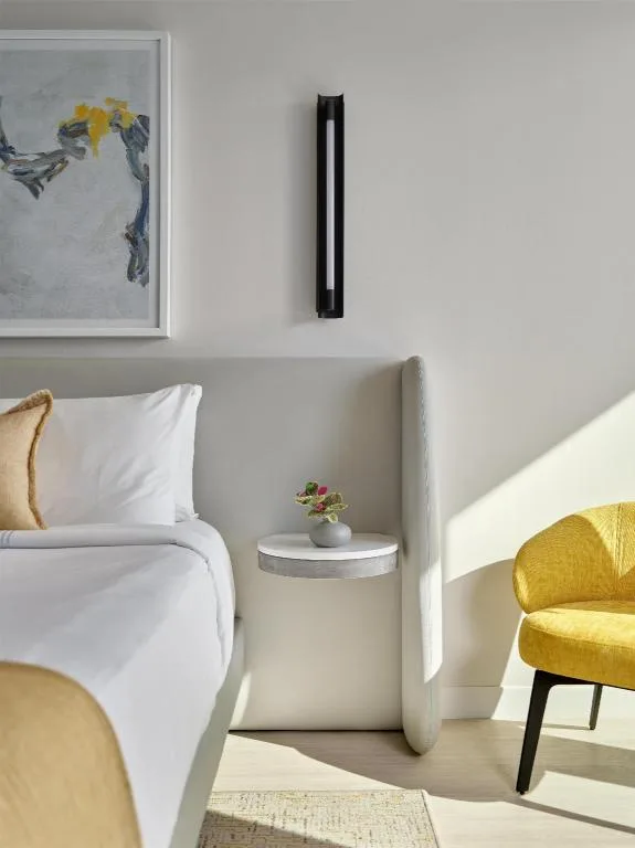 Junior Suite, King Bed, One Washington Circle DC, Tapestry Collection by Hilton 4/9