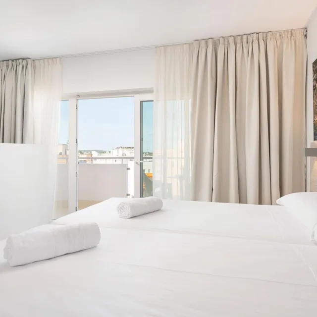جناح جونيور بشرفة، Welikehotel Fenix 1/10