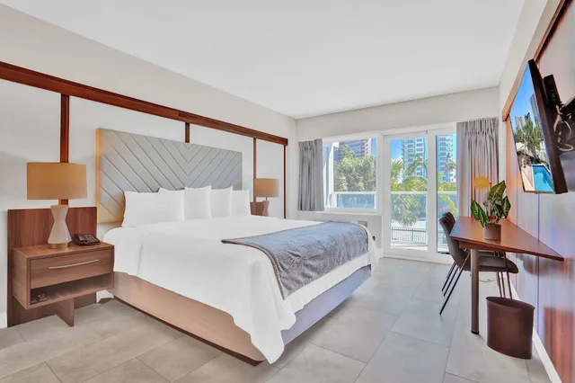 Superior King Balcony, The Garden Hotel and Resort 1/10