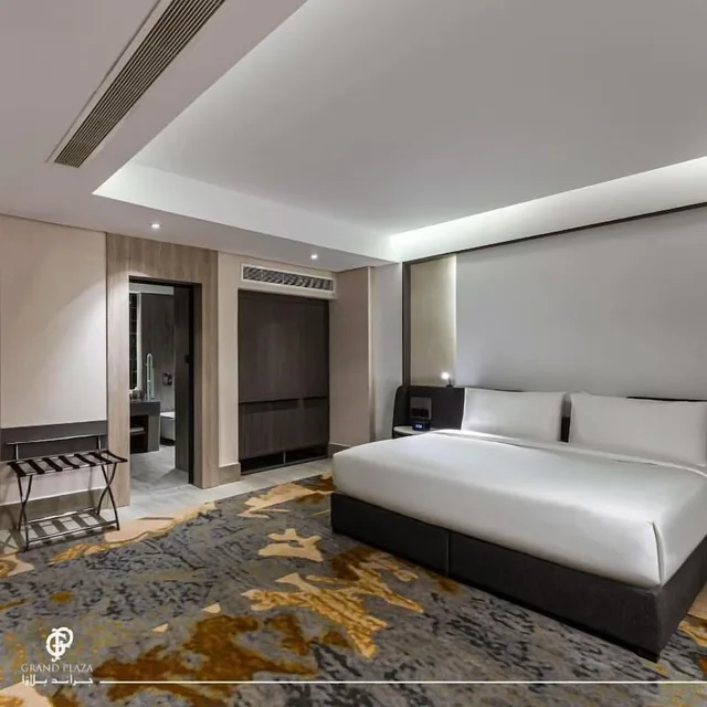 غرفة ديلوكس بسرير كينج، Grand Plaza Tabuk 1/1