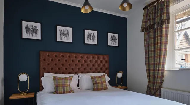 Manor, Snug، The Mole Resort 1/3