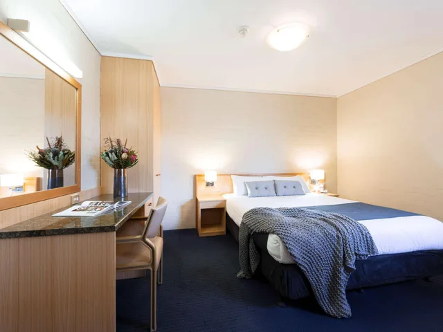 غرفة بسرير كوين، ibis Styles Canberra 4/5