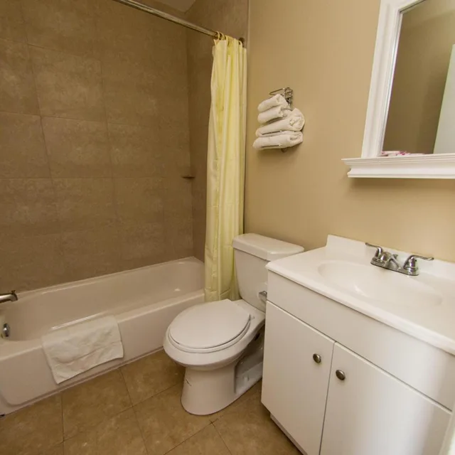 جناح ديلوكس بسرير كينج، Scottish Inn & Suites Bensalem 6/7