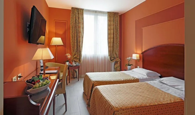 غرفة بسرير مزدوج مع سرير إضافي، Savoia Hotel Regency 2/7