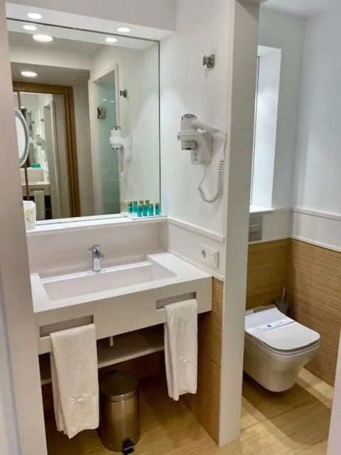 Room, Double Bed, Garden View, Main Floor، Costa Brava 6/7