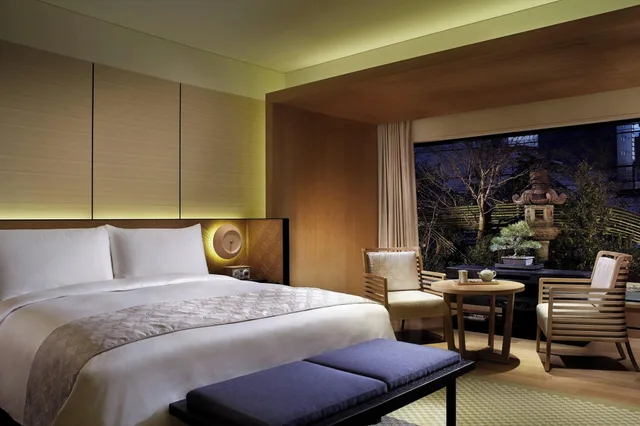 غرفة ديلوكس بسرير مزدوج بإطلالة على الحديقة، The Ritz Carlton Kyoto 4/8