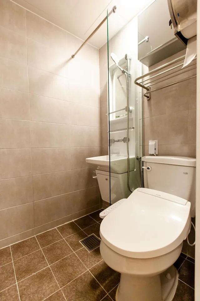 Male Dorm, Shared, Shared Bathroom, No Window, 6 People، Step Inn Myeongdong 2 2/2