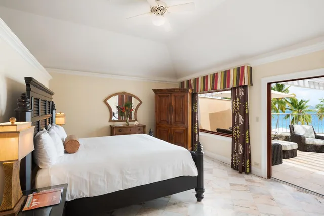 جناح ديلوكس بسرير كينج مع أريكة، The Buccaneer Beach & Golf Resort 1/3