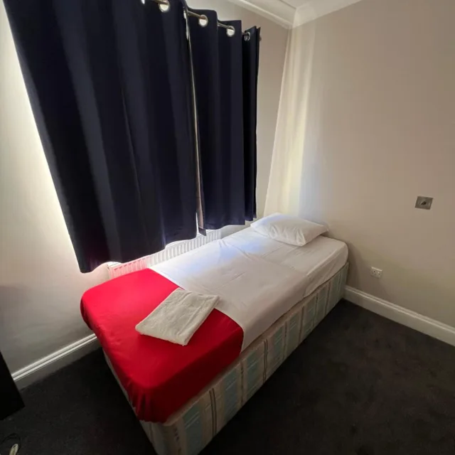غرفة مفردة بحمام خاص، Goodwood Hotel 2/8