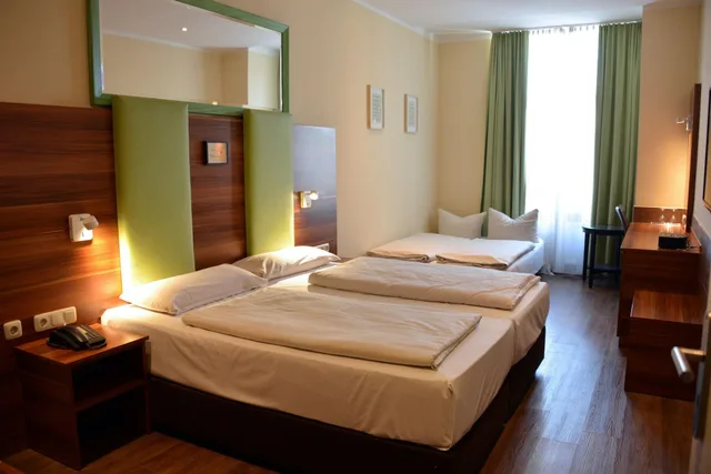غرفة قياسية رباعية، Arthotel Munich 7/10