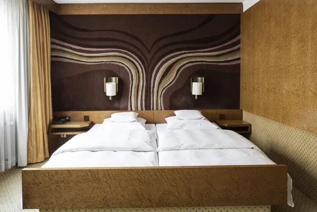 Standard, Double Bed, Royal Stuttgart 6/10