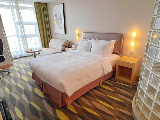 Room, King Bed, Sofa, Holiday Inn Express Changzhou Lanling 2/6