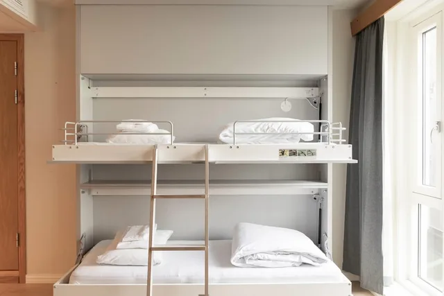 Family, 1 Double and 2 Bunk Beds، Home Hotel Grimstad 4/7